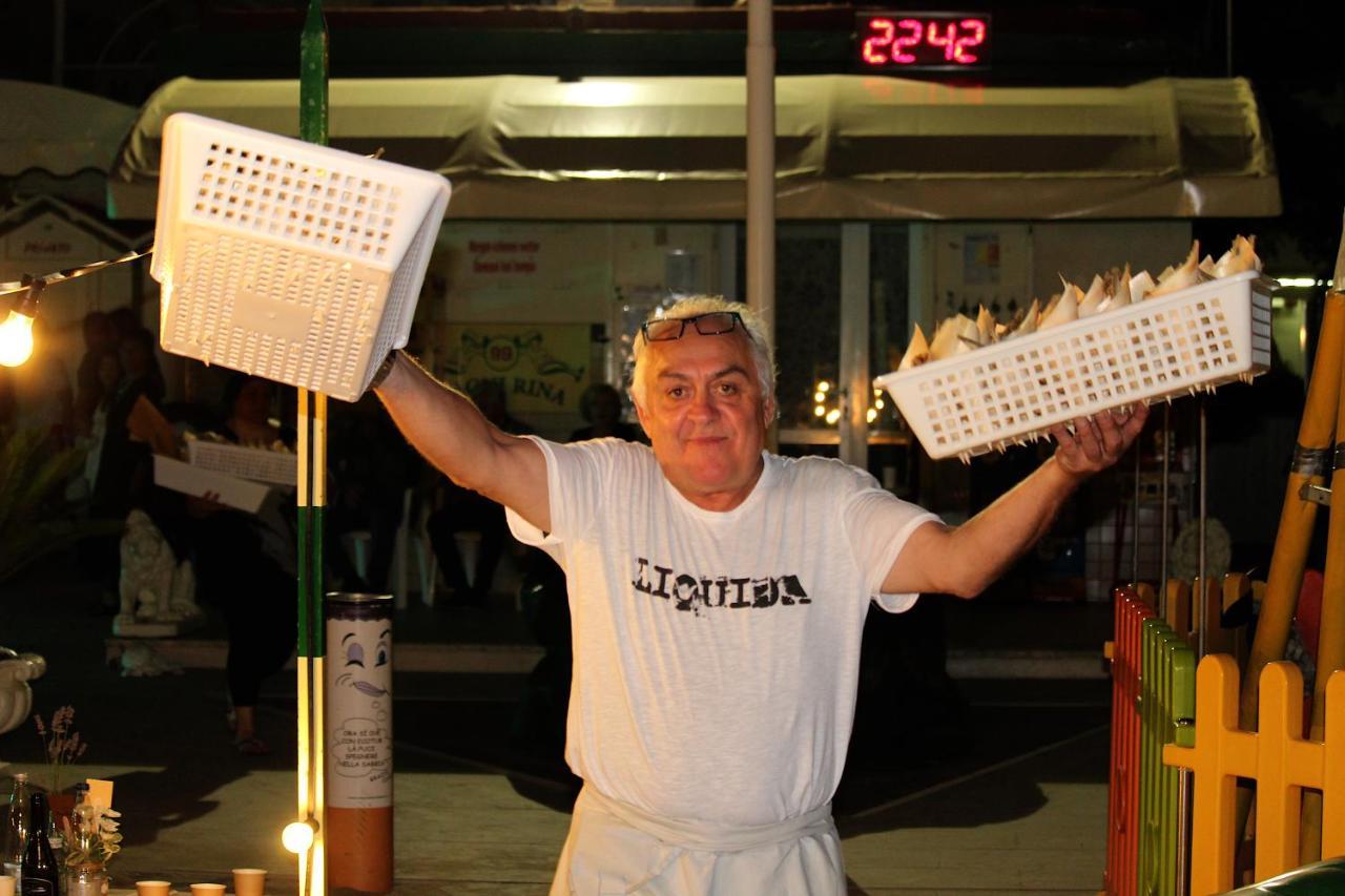 Hotel Alfonsina Riccione Luaran gambar