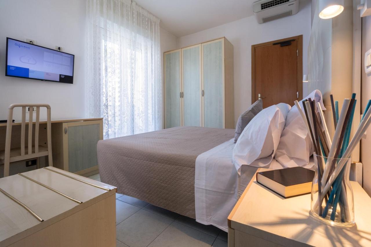 Hotel Alfonsina Riccione Luaran gambar